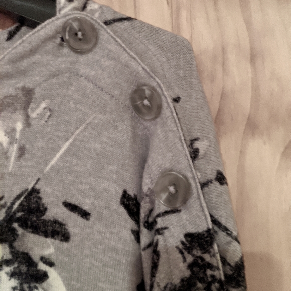 Tunic - Picture 5 of 8